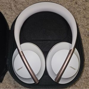 Bose NC700 limited edition rose gold